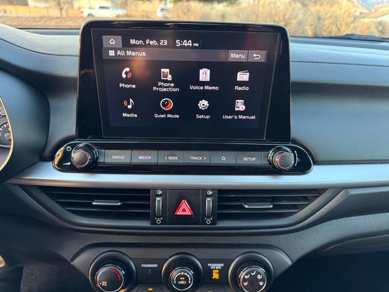 Kia Forte LXS IVT 2024