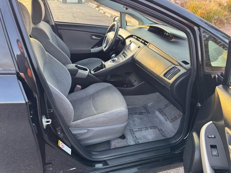 Toyota Prius 5dr HB Three (Natl) 2014