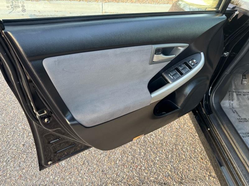 Toyota Prius 5dr HB Three (Natl) 2014