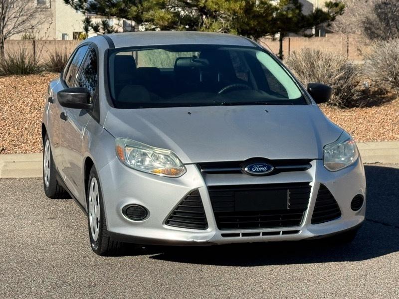 Ford Focus 4dr Sdn S 2014