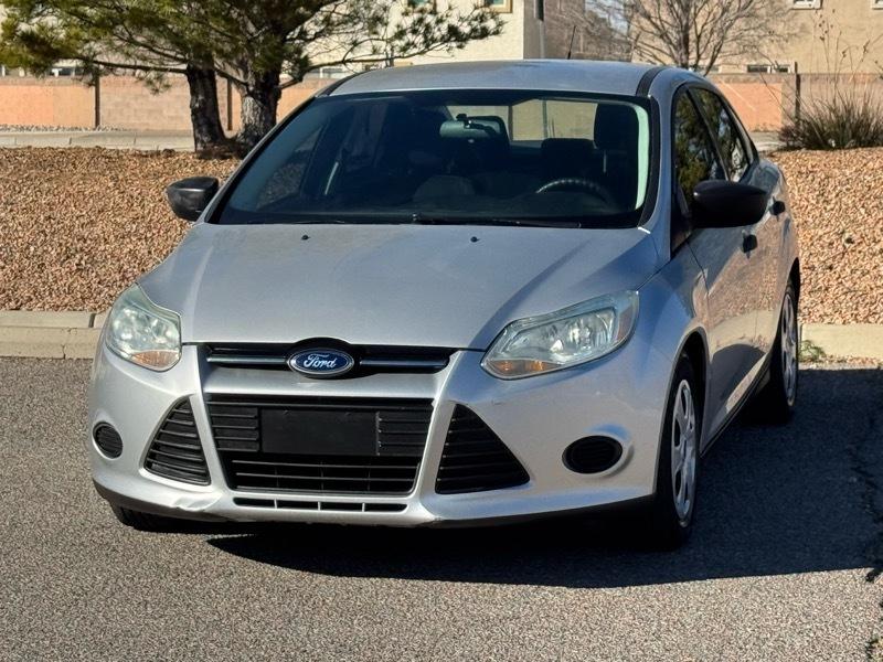 Ford Focus 4dr Sdn S 2014