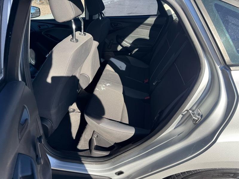 Ford Focus 4dr Sdn S 2014