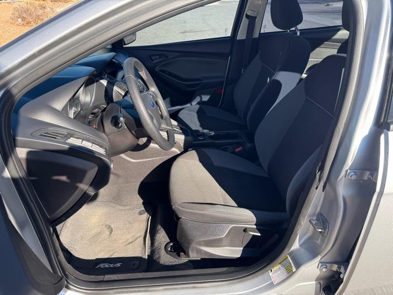 Ford Focus 4dr Sdn S 2014