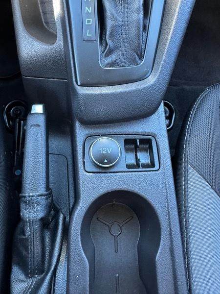 Ford Focus 4dr Sdn S 2014