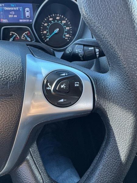 Ford Focus 4dr Sdn S 2014