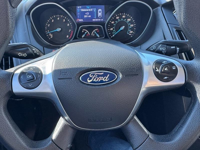 Ford Focus 4dr Sdn S 2014