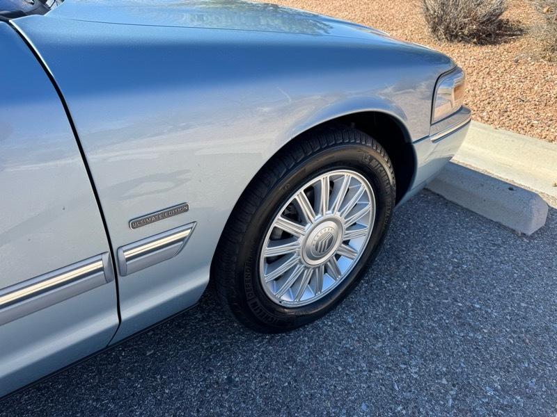 Mercury Grand Marquis 4dr Sdn LS 2009