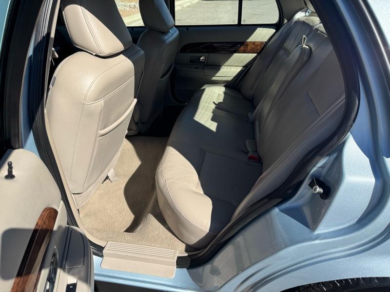 Mercury Grand Marquis 4dr Sdn LS 2009