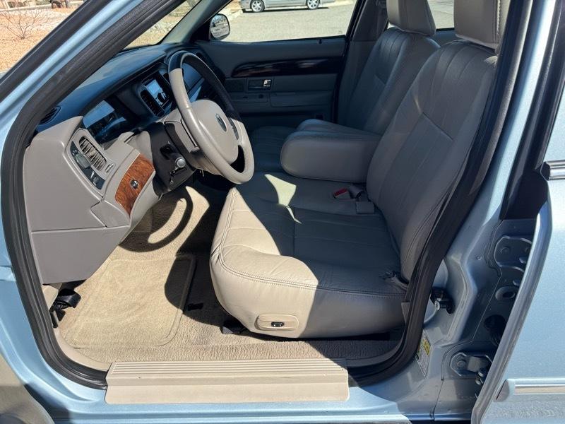 Mercury Grand Marquis 4dr Sdn LS 2009