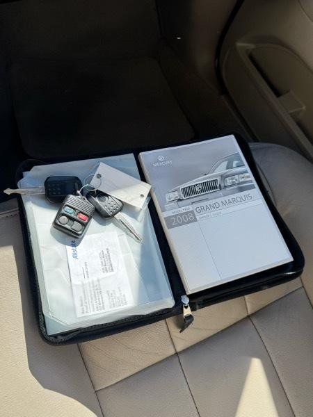 Mercury Grand Marquis 4dr Sdn LS 2009