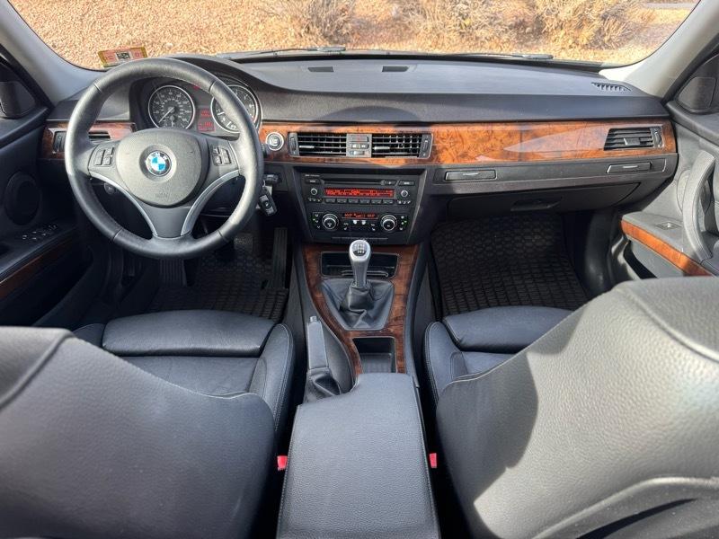 BMW 3 Series 4dr Sdn 328i xDrive AWD SULEV 2011