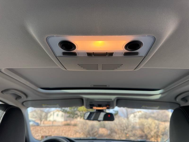 BMW 3 Series 4dr Sdn 328i xDrive AWD SULEV 2011