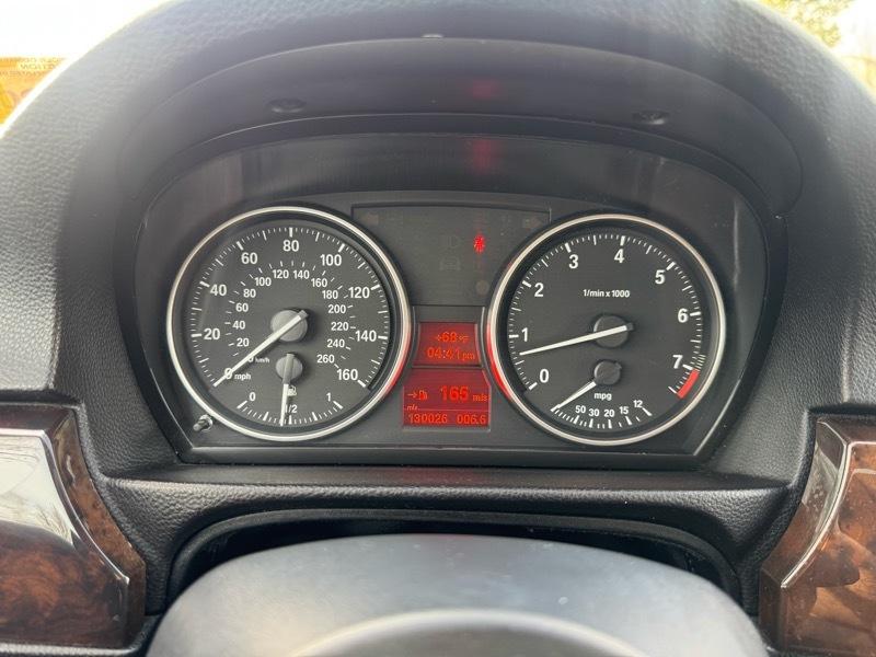 BMW 3 Series 4dr Sdn 328i xDrive AWD SULEV 2011