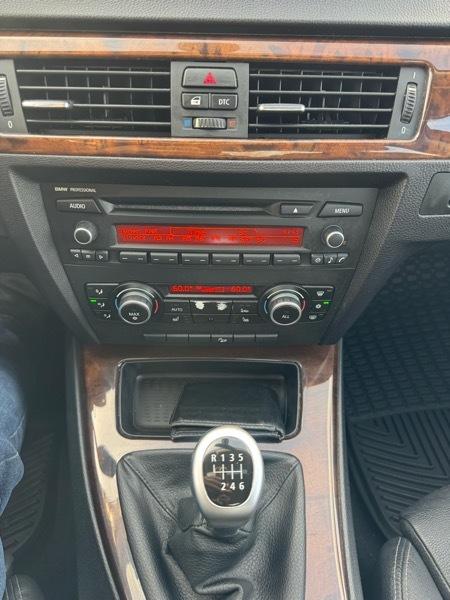 BMW 3 Series 4dr Sdn 328i xDrive AWD SULEV 2011