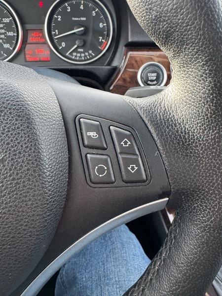 BMW 3 Series 4dr Sdn 328i xDrive AWD SULEV 2011