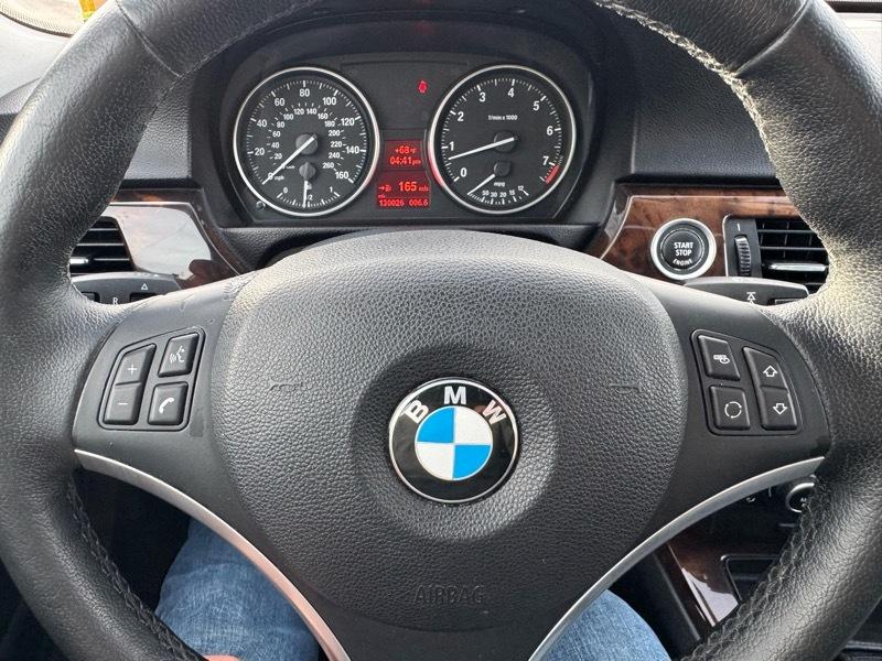 BMW 3 Series 4dr Sdn 328i xDrive AWD SULEV 2011