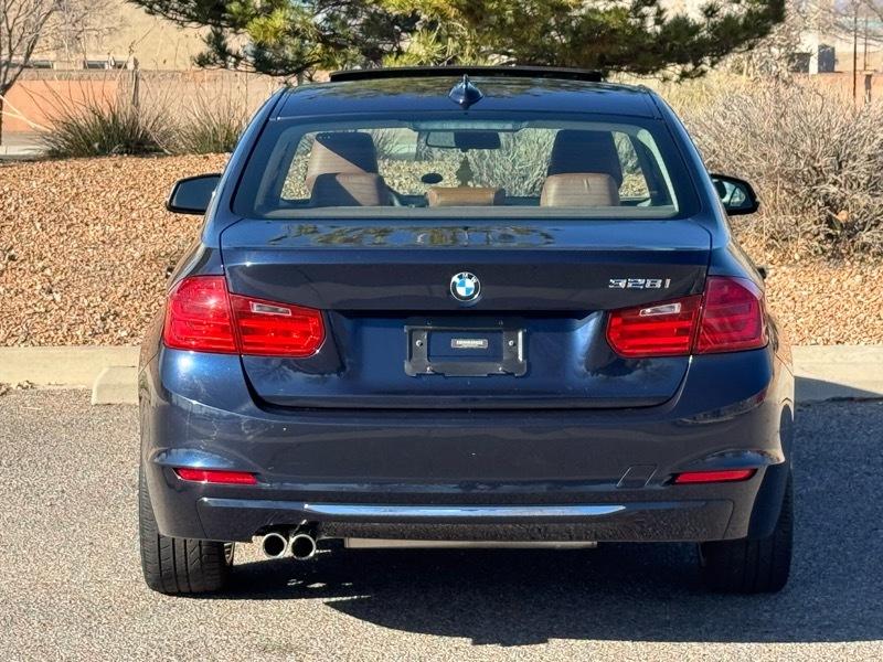 BMW 3 Series 4dr Sdn 328i RWD 2012