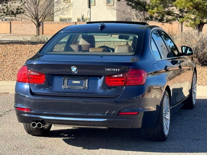 BMW 3 Series 4dr Sdn 328i RWD 2012