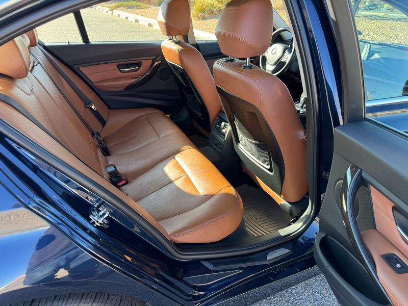 BMW 3 Series 4dr Sdn 328i RWD 2012