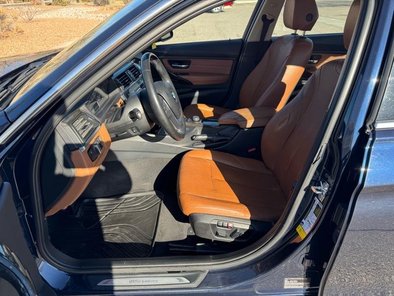 BMW 3 Series 4dr Sdn 328i RWD 2012