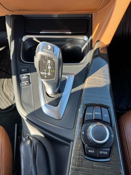 BMW 3 Series 4dr Sdn 328i RWD 2012