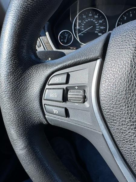 BMW 3 Series 4dr Sdn 328i RWD 2012