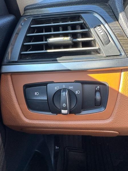 BMW 3 Series 4dr Sdn 328i RWD 2012