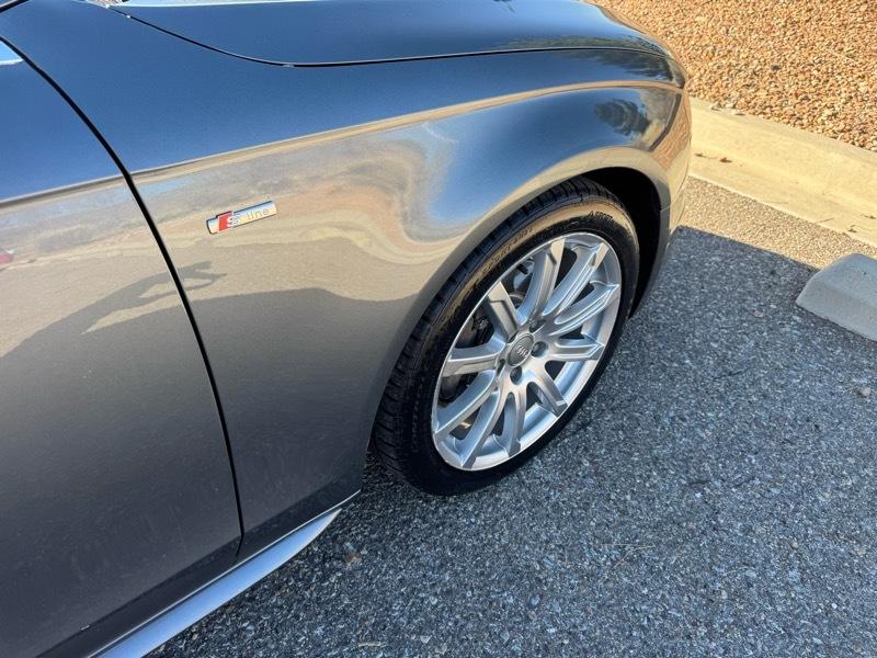 Audi A4 4dr Avant Wgn Auto quattro 2.0T Premium Plus 2012