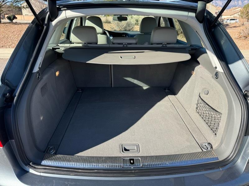 Audi A4 4dr Avant Wgn Auto quattro 2.0T Premium Plus 2012