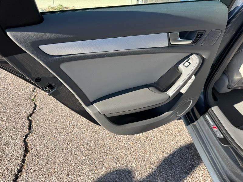 Audi A4 4dr Avant Wgn Auto quattro 2.0T Premium Plus 2012