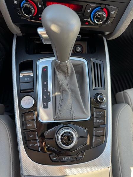 Audi A4 4dr Avant Wgn Auto quattro 2.0T Premium Plus 2012