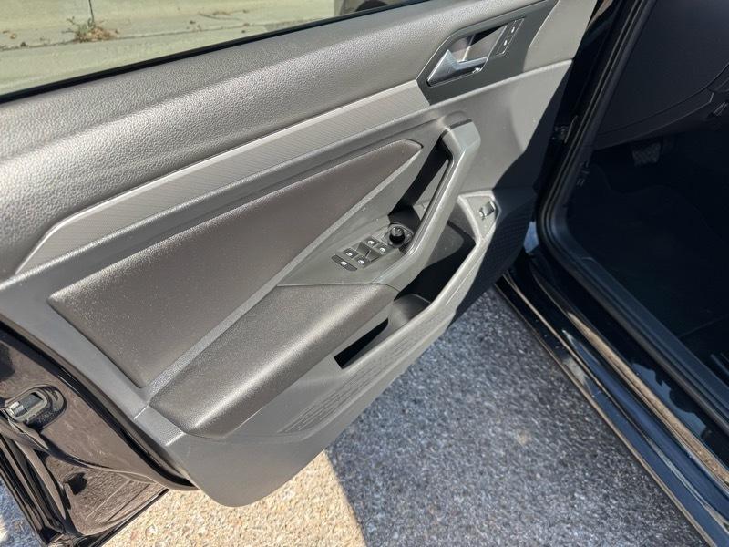 Volkswagen Jetta R-Line Auto w/SULEV 2020