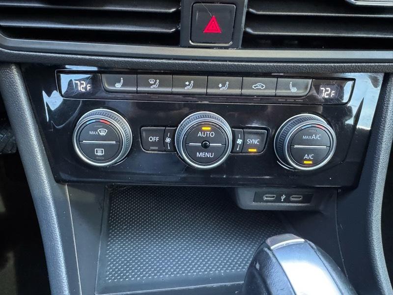 Volkswagen Jetta R-Line Auto w/SULEV 2020