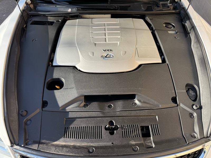 Lexus LS 460 4dr Sdn Crafted Line RWD 2015