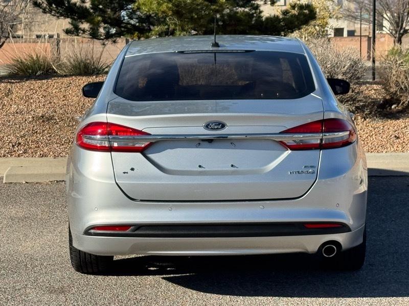 Ford Fusion Hybrid SE FWD 2017