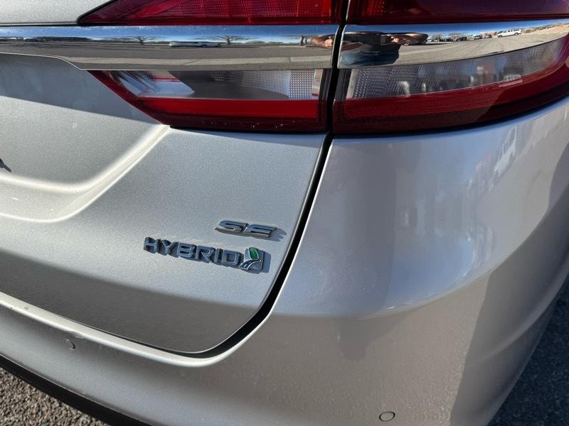 Ford Fusion Hybrid SE FWD 2017