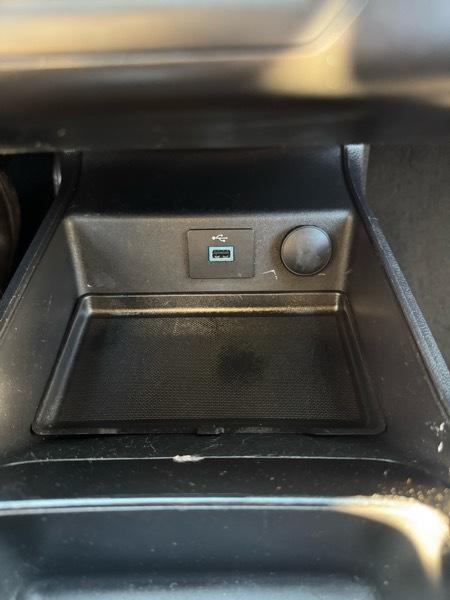 Ford Fusion Hybrid SE FWD 2017