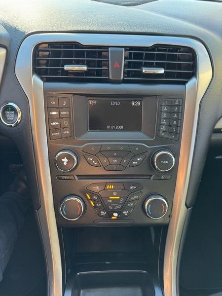 Ford Fusion Hybrid SE FWD 2017