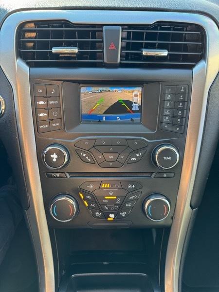 Ford Fusion Hybrid SE FWD 2017