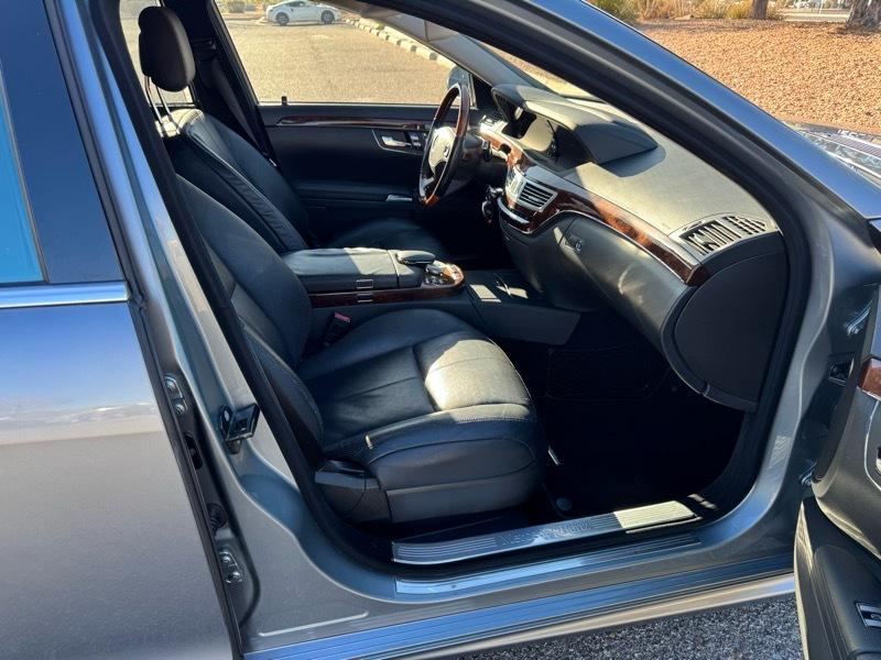 Mercedes-Benz S-Class 4dr Sdn 5.5L V8 RWD 2008