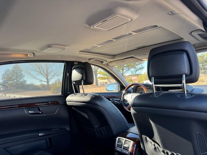 Mercedes-Benz S-Class 4dr Sdn 5.5L V8 RWD 2008