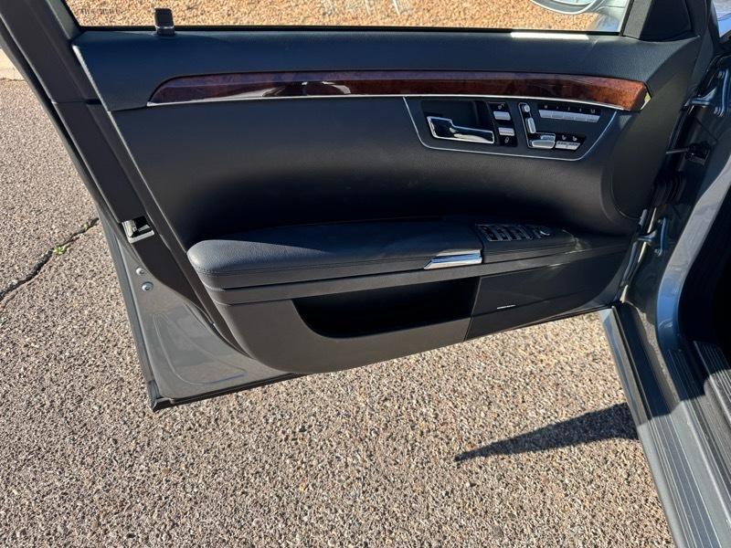 Mercedes-Benz S-Class 4dr Sdn 5.5L V8 RWD 2008