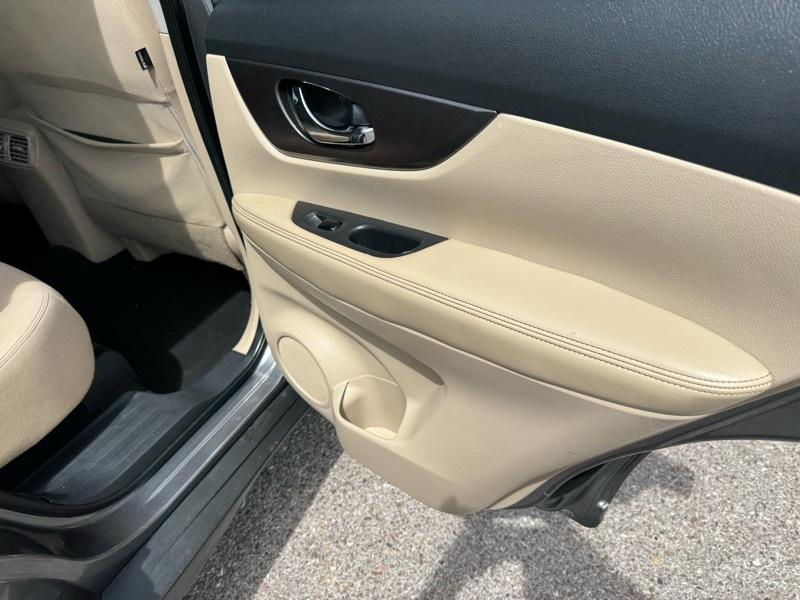 Nissan Rogue AWD 4dr SV 2016