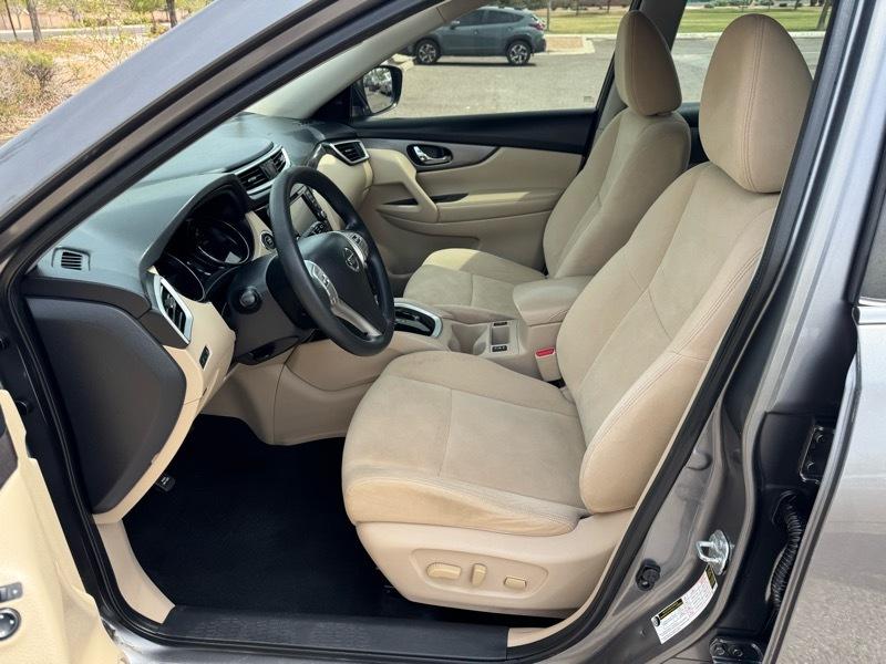 Nissan Rogue AWD 4dr SV 2016