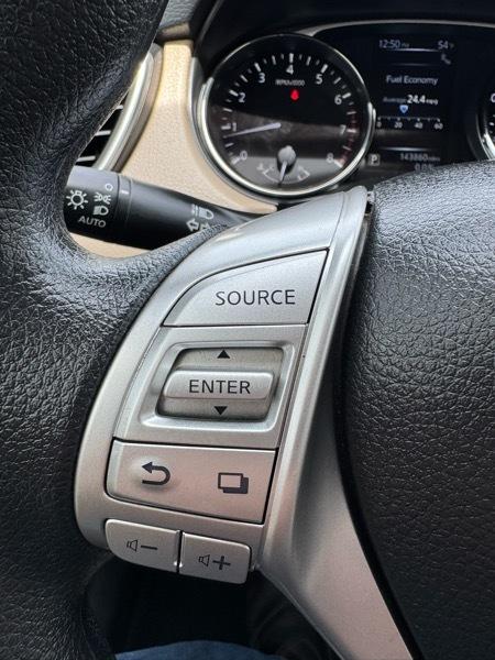 Nissan Rogue AWD 4dr SV 2016