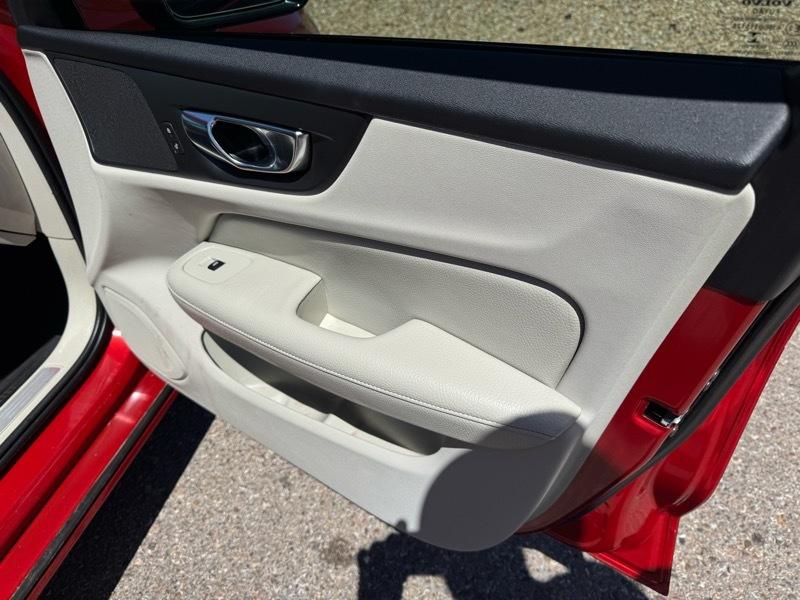 Volvo S60 B5 AWD Black Edition Momentum 2022