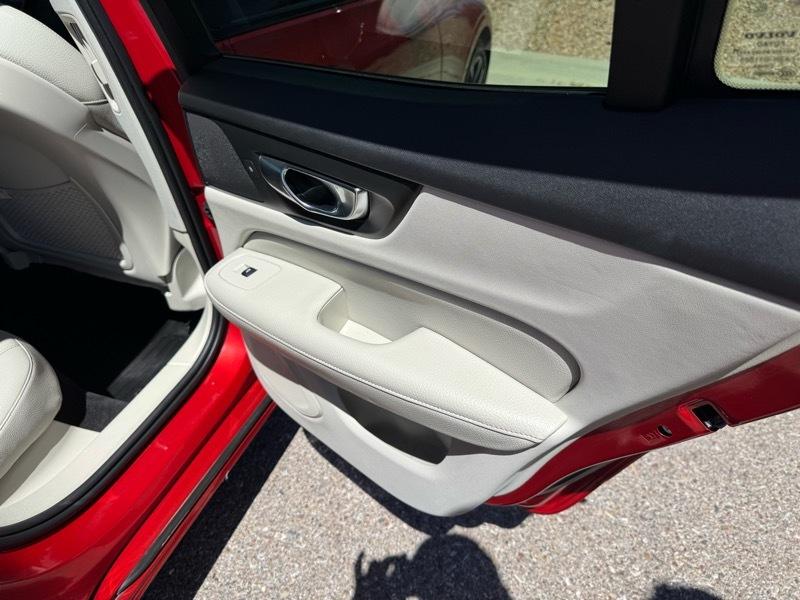 Volvo S60 B5 AWD Black Edition Momentum 2022