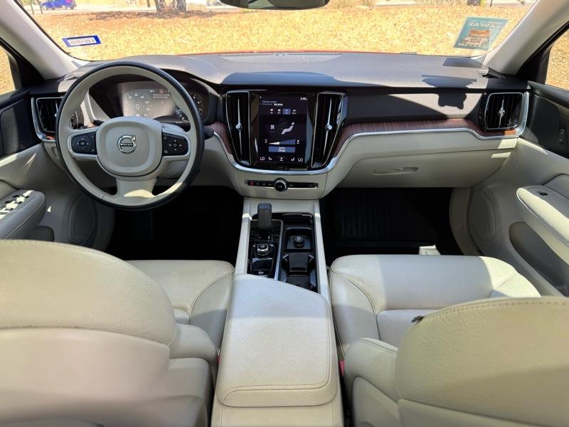 Volvo S60 B5 AWD Black Edition Momentum 2022