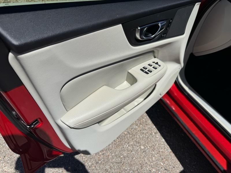 Volvo S60 B5 AWD Black Edition Momentum 2022