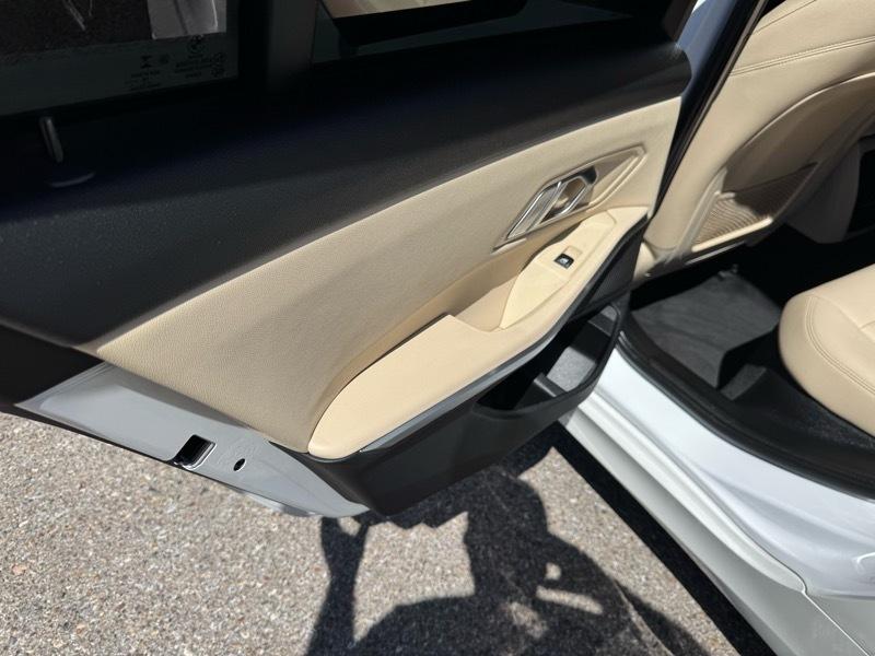 BMW 3 Series 330i Sedan 2019